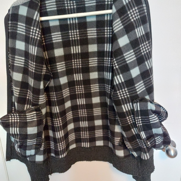 Buffalo (David Britton) sweater - Picture 3 of 3